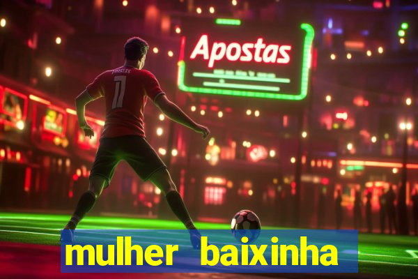 mulher baixinha transando com homens altos